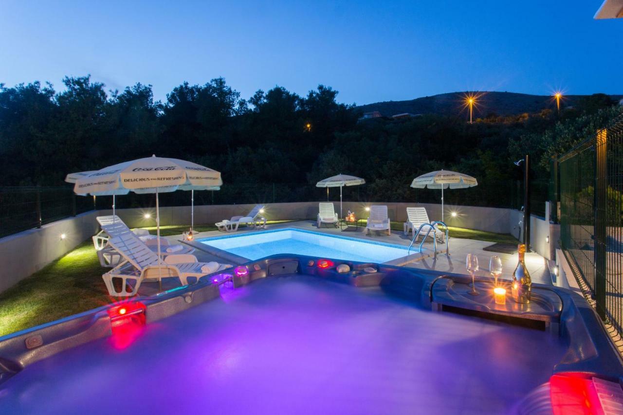 Villa Honey Seget Vranjica Exterior foto